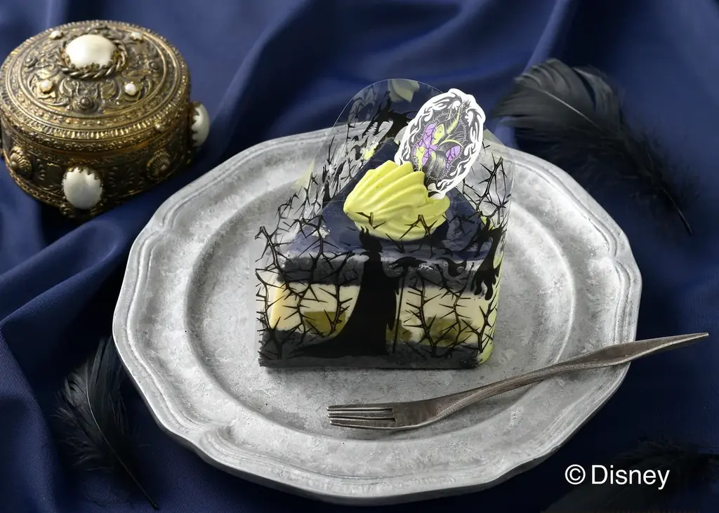 【銀座コージーコーナー】「ディズニーヴィランズ」をモチーフにしたプチケーキアソート&今年は「マレフィセント」と「アースラ」をイメージしたムースケーキも新登場！ 画像 4