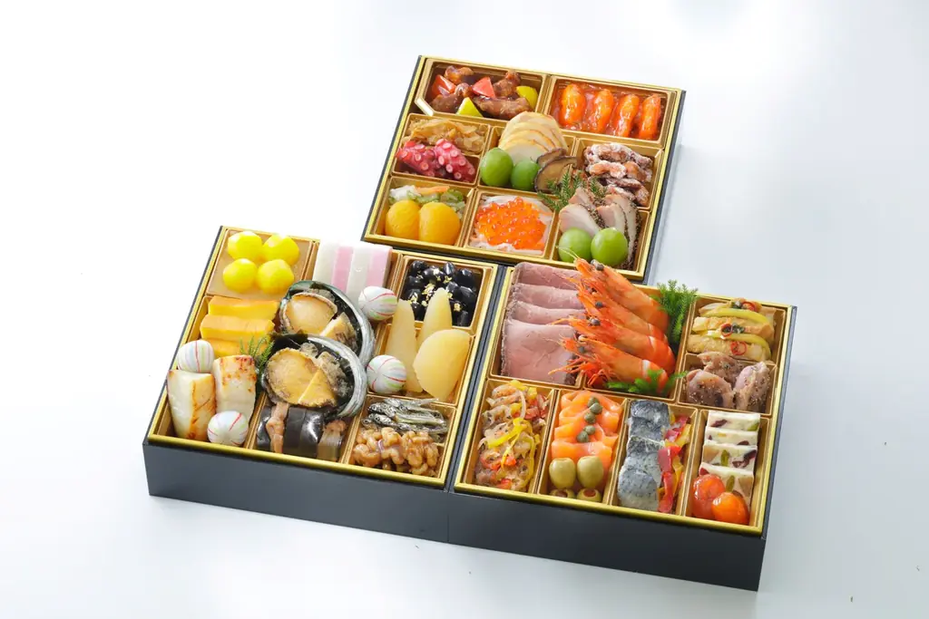 今年は「物価高がおせち選びに“影響あり”」が6.6割 早割対象商品が過去最多！ファミマのおせち35品を9月24日（水）より予約受付開始～昨年大好評の「欲望」「背徳」おせちが今年も登場！～ 画像 22