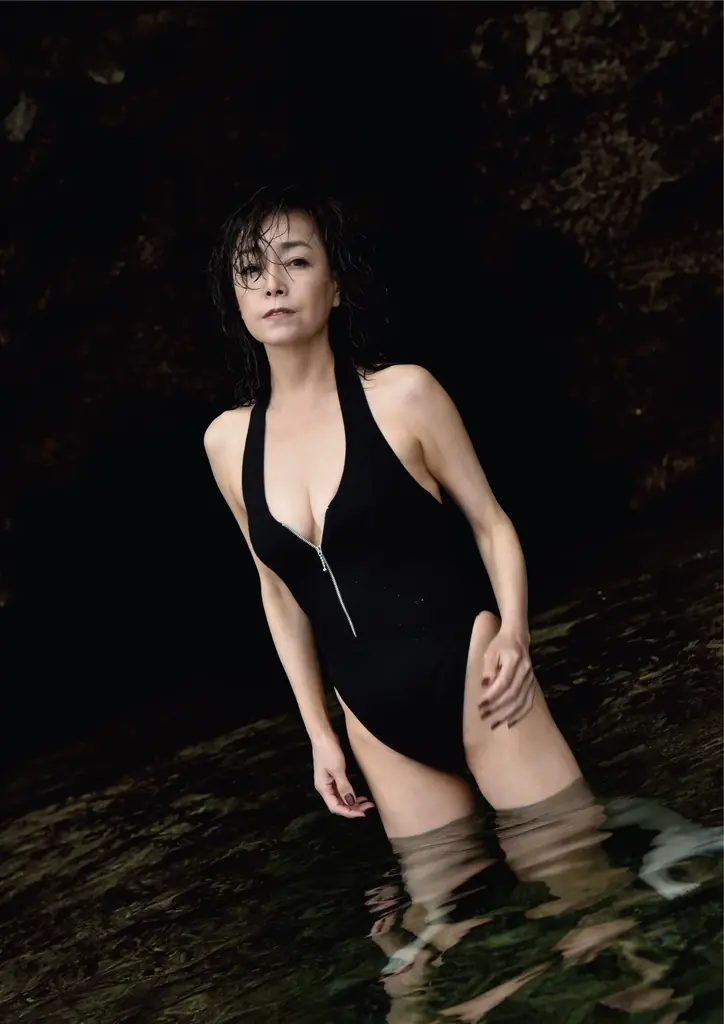10月1日配信開始 柏原芳恵写真集『YOSHIE MODE』復刊｜ベスト