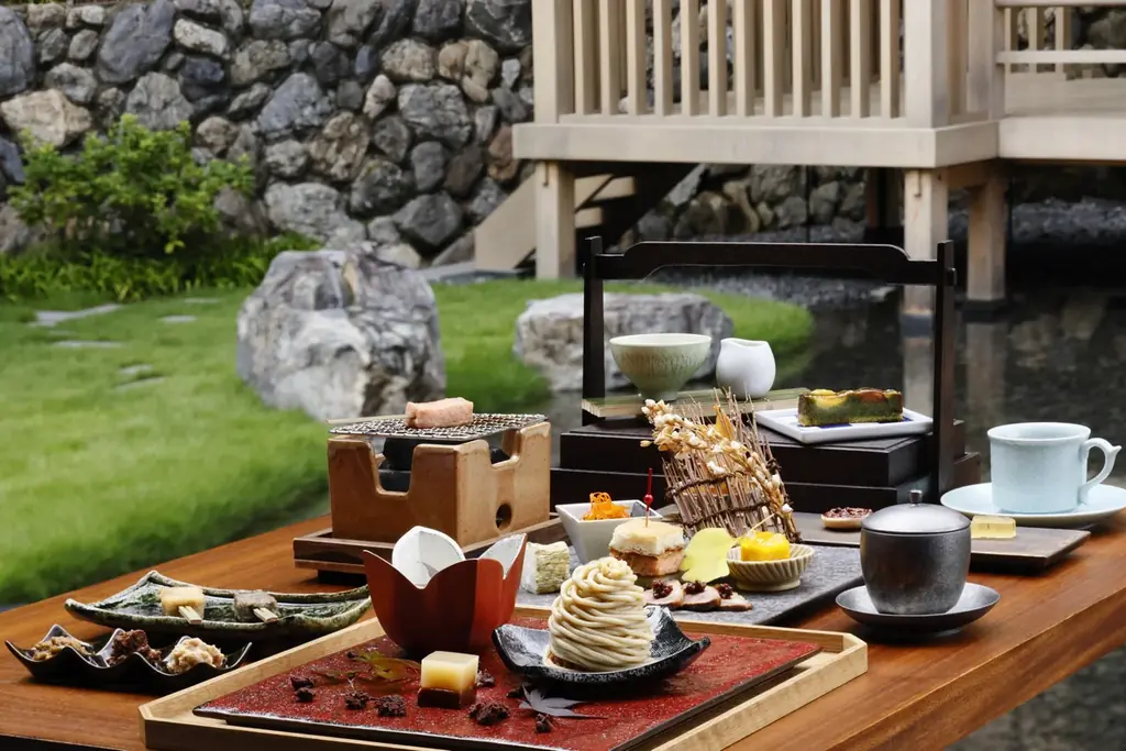 【バンヤンツリー・東山 京都】カウンター越しの特別体験で味わう「秋のスイーツ会席」開催料理長とペストリーシェフが紡ぐ秋を映したアフタヌーンティー 画像 5