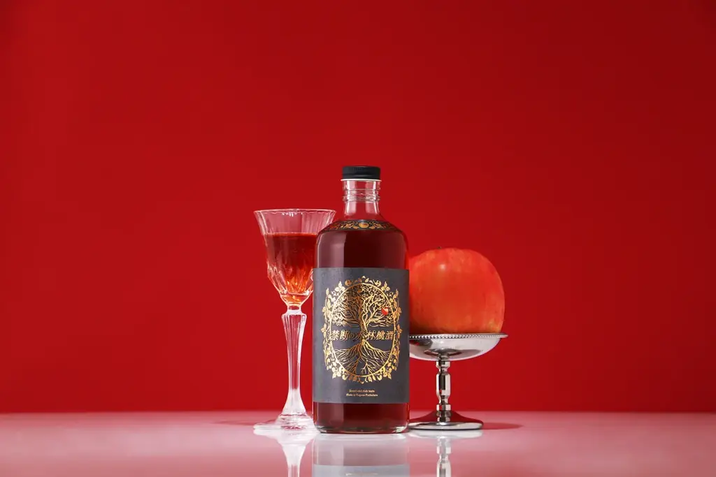 クランドが真紅の林檎酒『禁断の赤林檎酒』を抽選販売