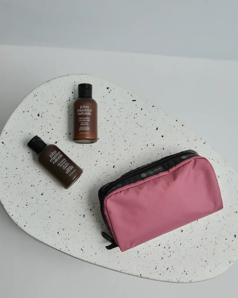 2025.10.2 debut LeSportsac × john masters organics【NY発】デザインと機能美を叶える、注目のコラボが今年も登場 画像 3