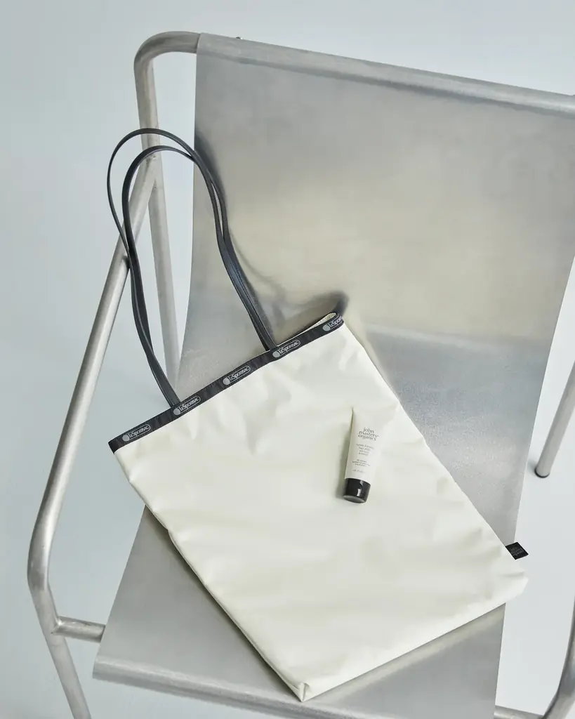 2025.10.2 debut LeSportsac × john masters organics【NY発】デザインと機能美を叶える、注目のコラボが今年も登場 画像 4