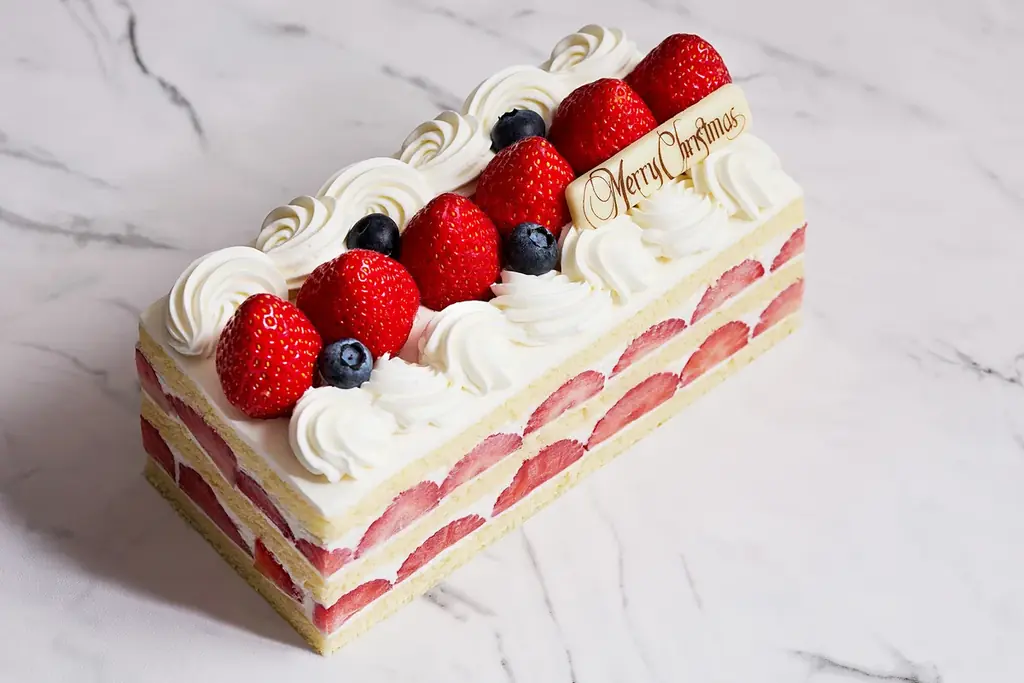 【京王プラザホテル】10台限定、本物のクリスマスリースのように美しい芸術的なケーキや、白ふくろうが佇む進化系ブッシュ・ド・ノエルなど。クリスマスケーキ全10種、10月1日予約開始 画像 13