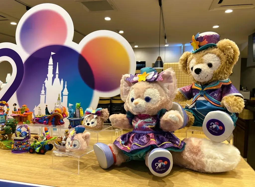 祝20周年！“香港ディズニーランド・リゾート”の魅力を詰め込んだ永久保存版るるぶ香港ディズニーランド・リゾート完全攻略公式ガイド9月29日（月）ついに発売！ 画像 6