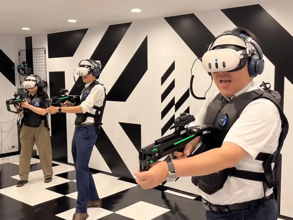 【日本XRセンター】気を配れ！身体を動かせ！これはゲームじゃないんだ 全滅するぞ！——中野区長も体験した、“超没入型XRアトラクション”が10月3日グランドオープン！ 画像 3