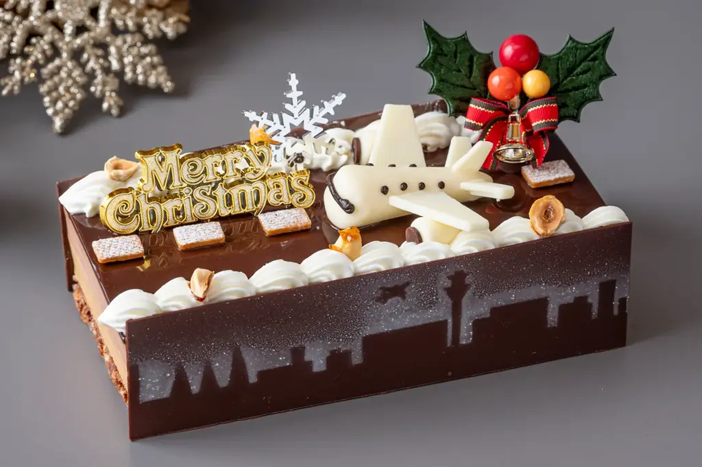 3年ぶりの復活！羽田エクセルホテル東急の「滑走路ケーキ」クリスマスケーキ全3種類の予約受付を10月1日に開始 画像 2