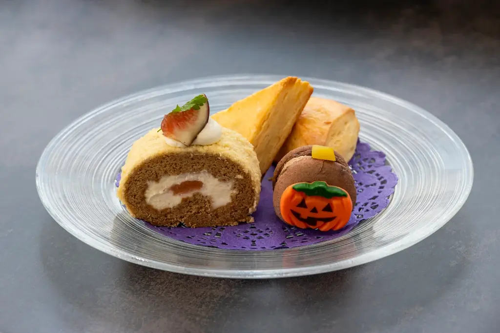 【渋谷エクセルホテル東急】ハロウィンの魔法を味わう！秋の味覚と遊び心満載のスイーツが楽しめる「ハロウィン アフタヌーンティー2025」　2025年10月1日（水）より提供開始 画像 3