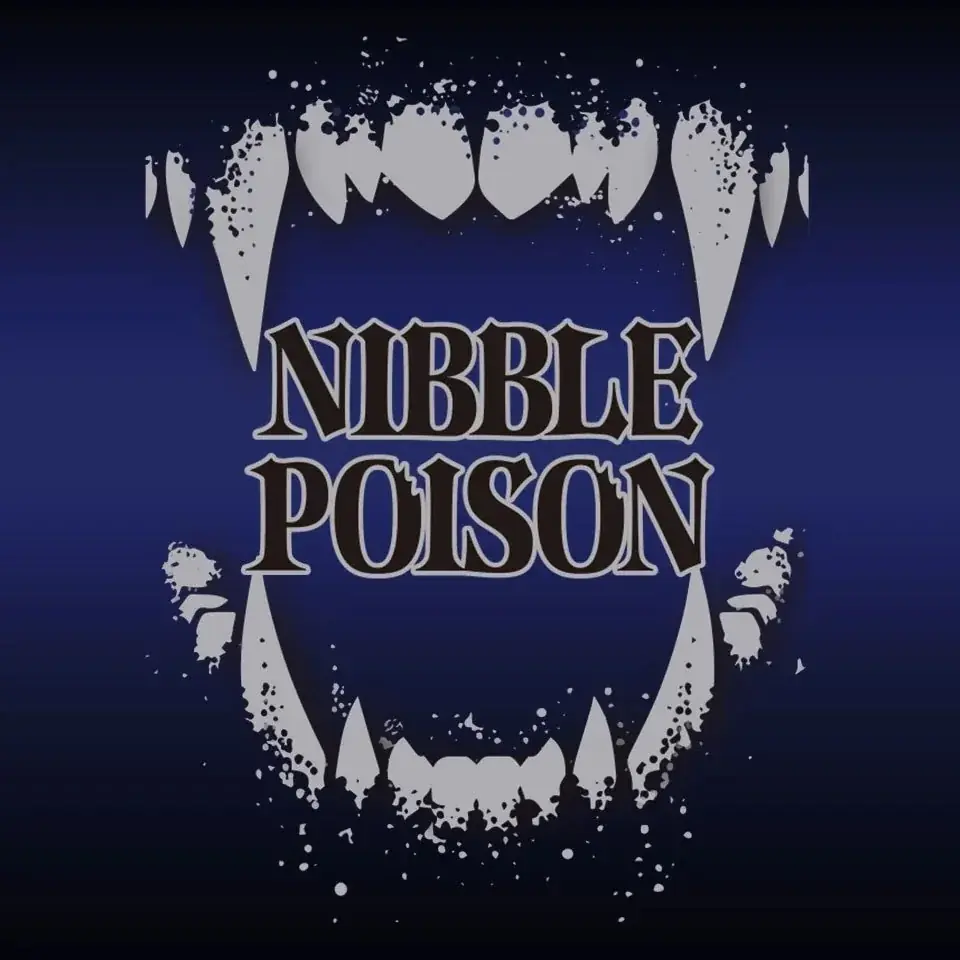 【GLOOMY × NIBBLE POISON】誕生25周年を迎える『いたずらぐまのグルーミー』とのスペシャルコラボアイテムが登場！ 画像 2