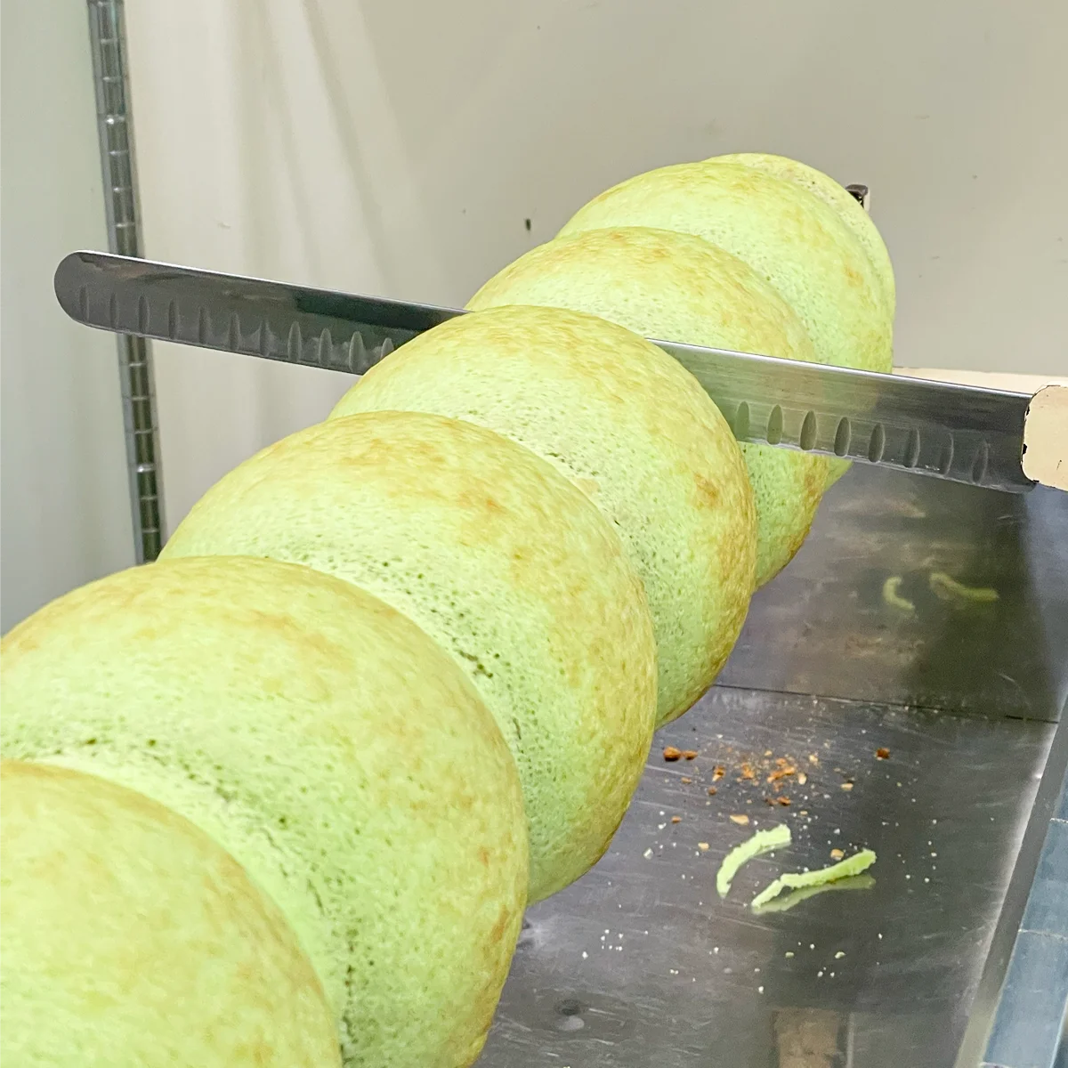 【ハロウィン限定】脳みそ大混乱！楽天No.1スイーツ「すいかバウム」が“カボチャのランタン風”に大変身！ 画像 19