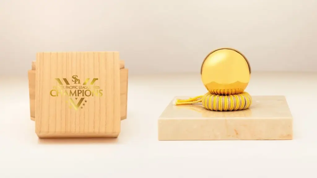 ホークス、2,300万円の純金「玉」など優勝記念グッズを受注販売