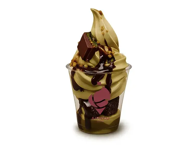 シチリア産ピスタチオ使用！話題の“ドバイチョコ”がパフェに。原宿限定の贅沢パフェ＆ソフトクリームが数量限定で登場！ 画像 3