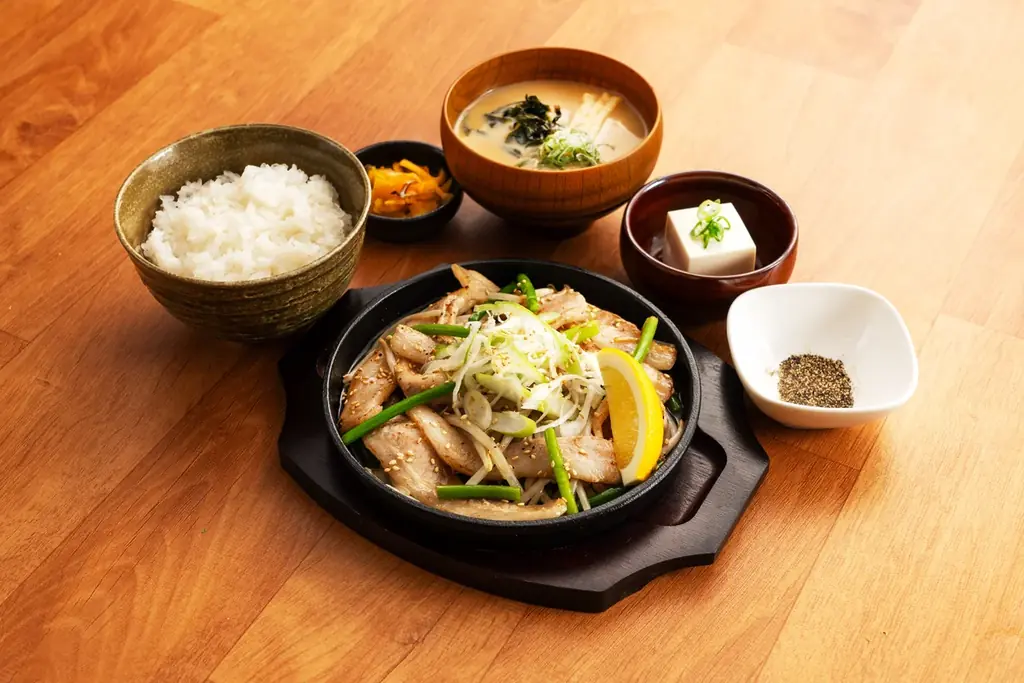【定食屋 宮本むなし】10/1～濃厚な旨み！「豚トロ対決フェア」を期間限定で開始 画像 3