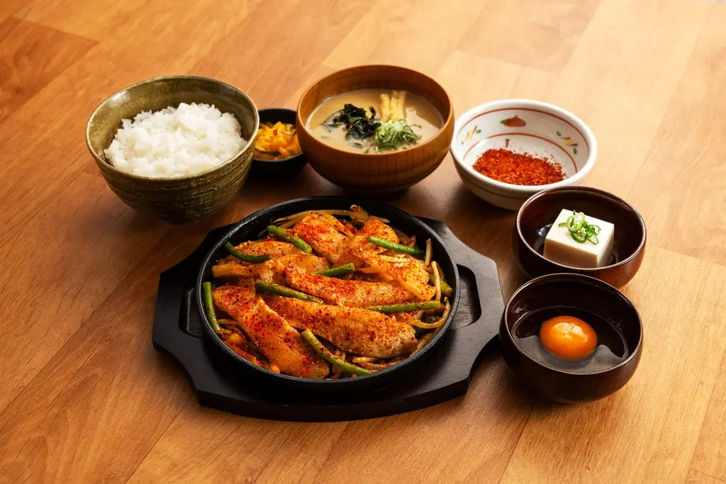 【定食屋 宮本むなし】10/1～濃厚な旨み！「豚トロ対決フェア」を期間限定で開始 画像 4