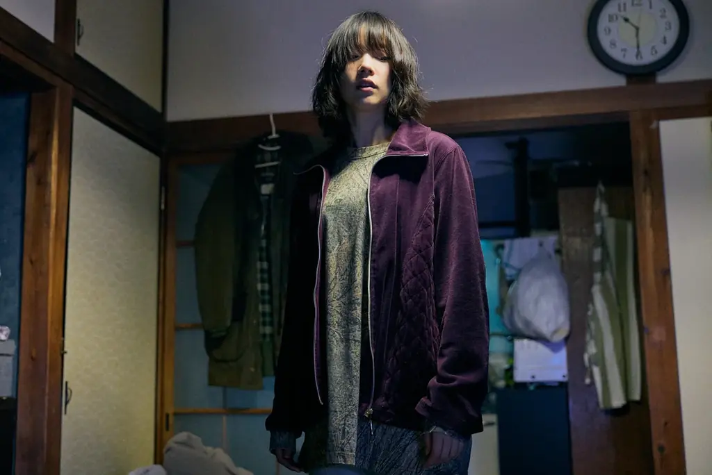 美しき復讐劇がついに開幕！“ダークヒーロー”演じるのんに視聴者も衝撃「のんのイメージひっくり返った」「想像超えてる」＜ABEMAオリジナルドラマ『MISS KING / ミス・キング』第1話＞ 画像 6