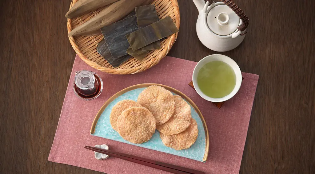 【 新発売 】関西の旨みを一枚に！「大阪いかせんべい 関西だし醤油」登場 画像 2