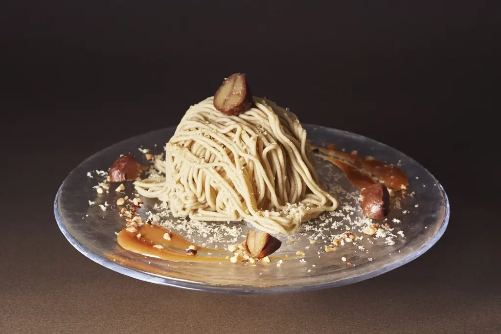 五層の口どけ！和栗を“生”で味わう〈極上モンブラン〉がカフェ＆ブックス ビブリオテークに新登場 画像 2