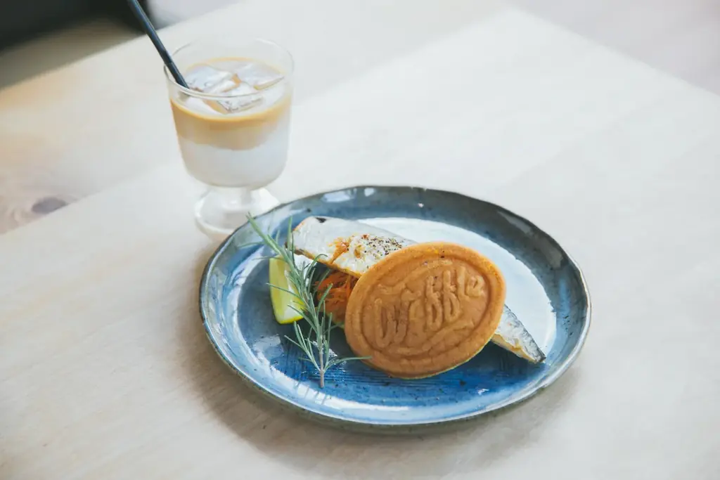 岡山県立美術館「平子雄一展 ORIGIN」開催記念｜岡山の老舗洋菓子店「白十字」、カフェ「QINOCO RSK」との特別コラボメニューを販売 画像 2
