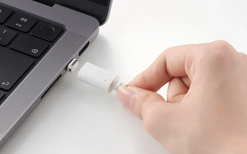 抜き挿しによるポートの負担や摩耗を防ぐ！マグネットコネクターで着脱が簡単な“ピタッとマグネット”ケーブルやアダプターを新発売 画像 5