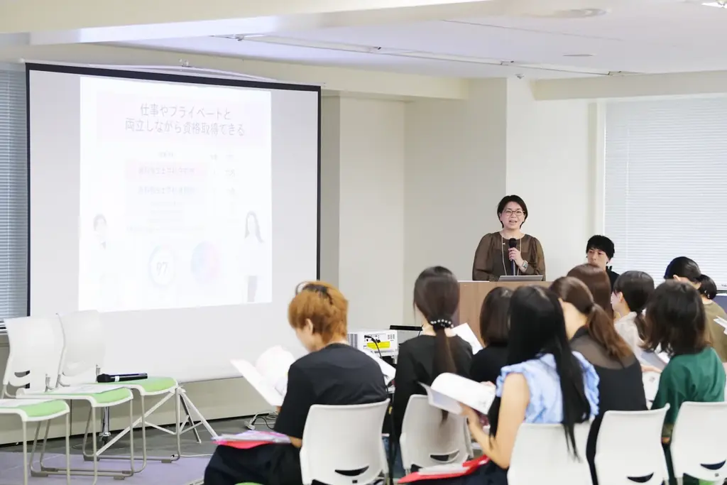 歯科衛生士を目指す社会人・高校生向け進路支援イベント「資格と学校フェア」を開催！ 画像 4