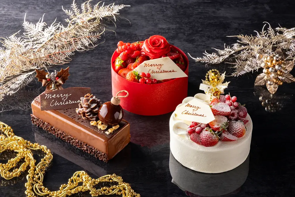 【プルマン東京田町】クリスマスケーキコレクション 2025 深紅の薔薇と苺の贅沢クリスマスケーキ、香り高いショコラで彩る限定3種 画像 8