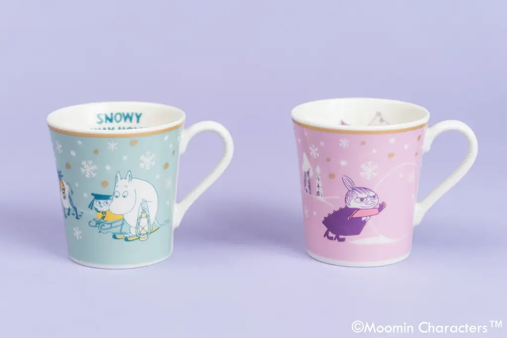 ムーミン新商品シリーズ「SNOWY WAY HOME（スノーウィーウェイホーム）」登場！冬を過ごすムーミン谷の住人たちをデザインしたマグカップやホームソックスなどが2025年10月より順次発売。 画像 3