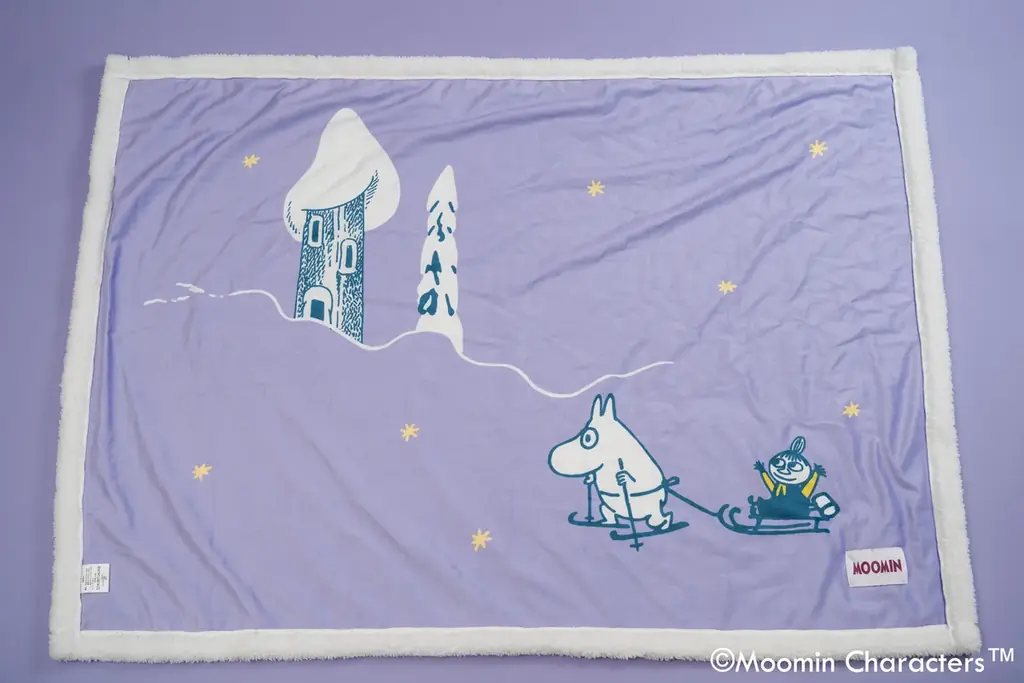 ムーミン新商品シリーズ「SNOWY WAY HOME（スノーウィーウェイホーム）」登場！冬を過ごすムーミン谷の住人たちをデザインしたマグカップやホームソックスなどが2025年10月より順次発売。 画像 5