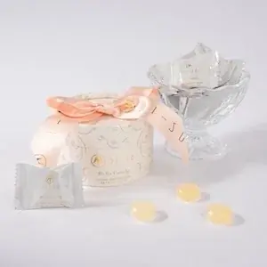 〈毎月1日、誰かにキモチを贈りたくなる「◯◯の日」を公開！〉“記念日”にちなんだ「giftee®」オリジナルのスマホ用壁紙カレンダー「おくりものカレンダー」10月18日(土)は「スウィーテスト・デー」 画像 5