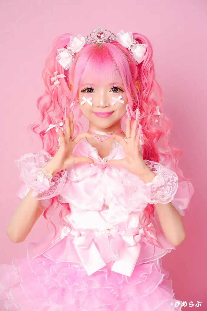 全国566名の応募から選ばれた4名と“りりぴ”が結成。小学生プリンセスアイドルグループ「ひめらぶ」誕生 画像 2