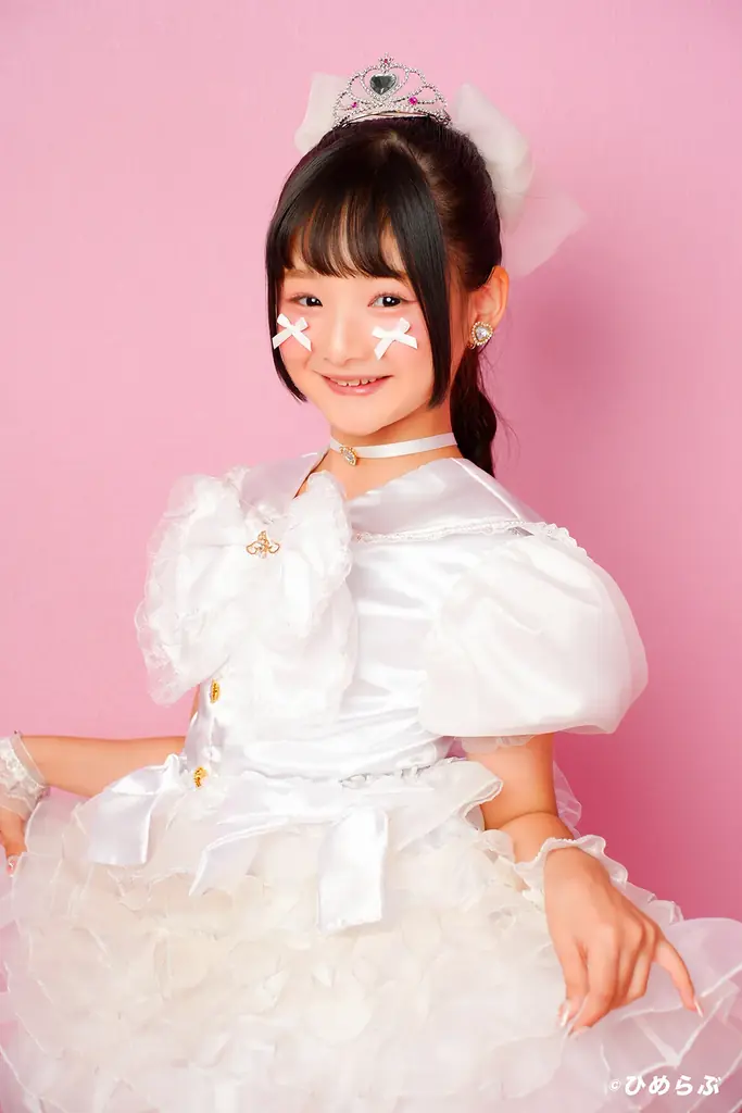 全国566名の応募から選ばれた4名と“りりぴ”が結成。小学生プリンセスアイドルグループ「ひめらぶ」誕生 画像 4