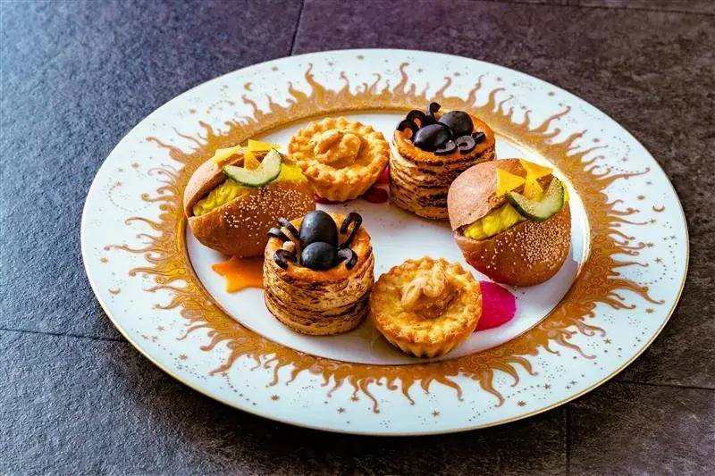 今年のハロウィーンはマジックショーも開催！ブッフェやアフタヌーンティー、夜にはBARまで宿泊でも日帰りでもハロウィーンの世界観に浸れる2週間のフェアを期間限定開催 画像 11