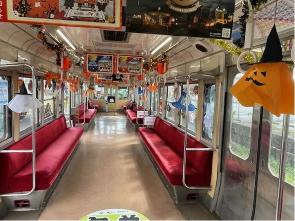ハロウィーン装飾列車運行