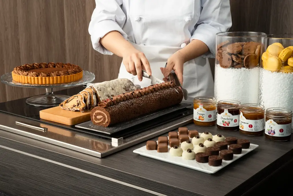 【バー＆ダイニング CLOUDS】ホリデーシーズンの訪れを祝うアフタヌーンティー「天空のアフタヌーンティー～Holiday Treats～」を2025年11月1日（土）から開催 画像 7