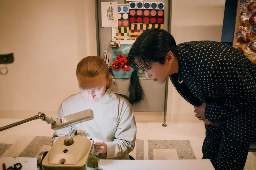 目黒蓮がフェンディ 2026年春夏コレクションのショーに参加、ミラノでの一日に密着！ 画像 3