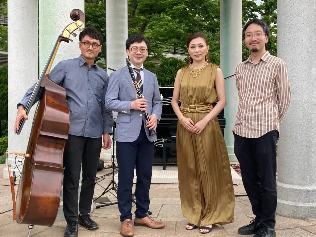 【入園無料】横須賀港を臨むフランス式庭園で「秋バラ」約130品種が10月中旬より見頃（横須賀市ヴェルニー公園） 画像 8