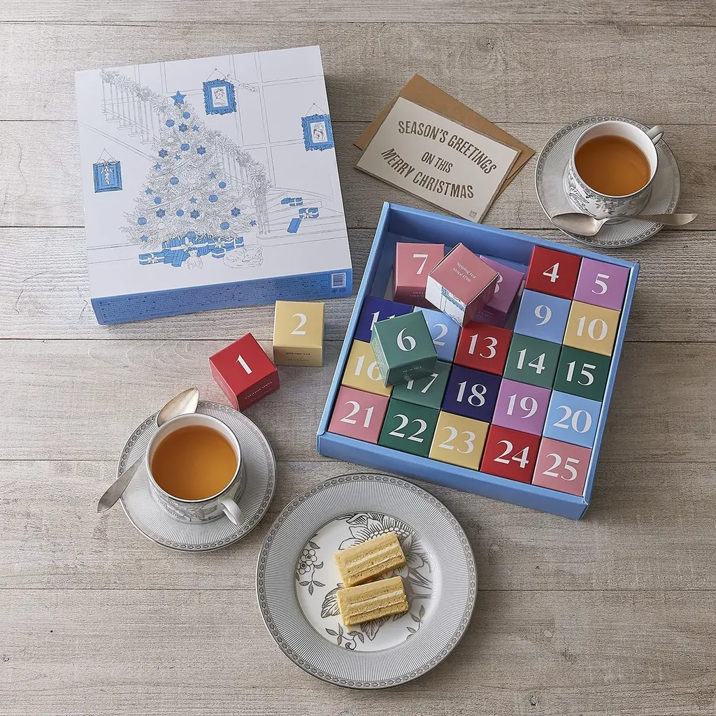  2021  ホリディ アドベントカレンダー　ウェッジウッド ウェッジウッドホリデイアドベントカレンダー 2021