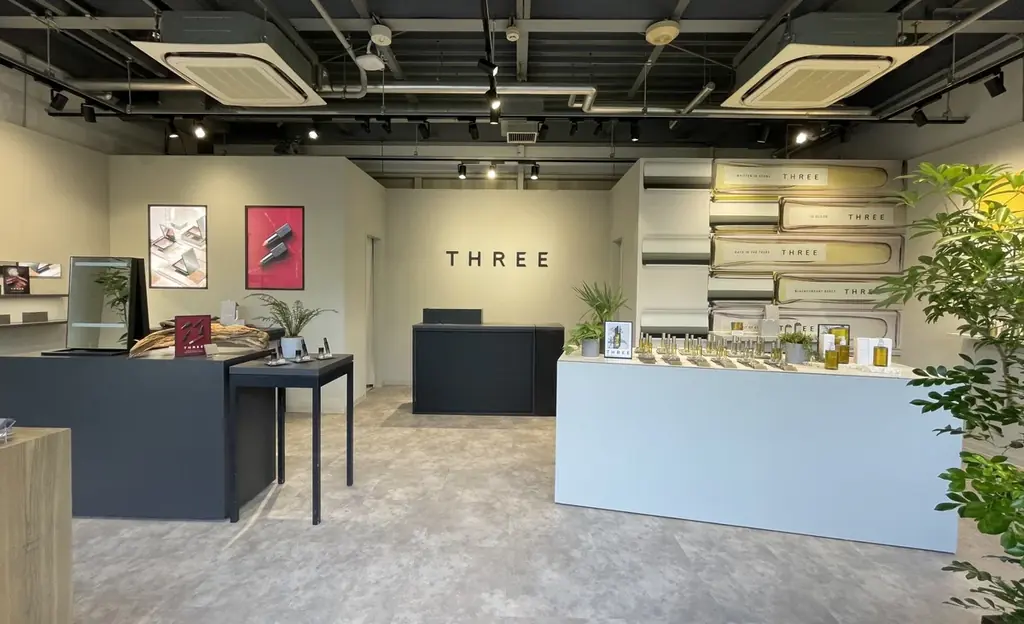 THREE常設アウトレット開店