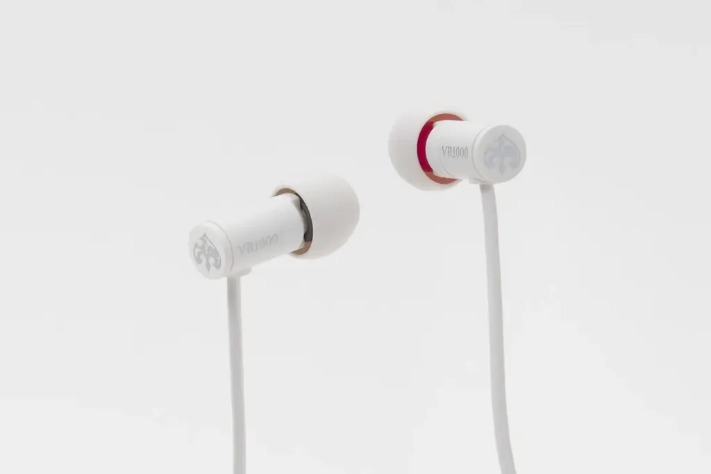 【周防パトラ×final】第4弾は初の有線モデル「VR1000 for ASMR Patra White/Patra Black」 パトラさんのASMR作品特化の音質設計＆完全監修オリジナルデザイン 画像 2