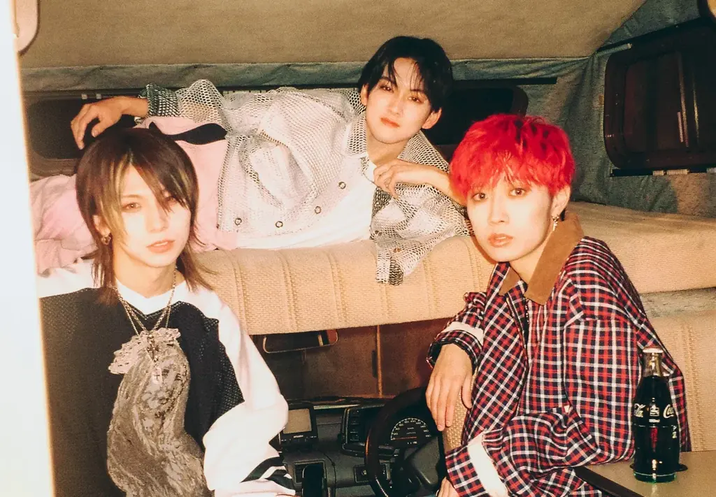 新世代サウンドが交差する「NUM x MAS CARNIVAL」開幕！AmAmp、Baggy My Life、Comme des Familia、ビバラッシュ、i_Maらクリスマス・新宿LOFTに集結 画像 5