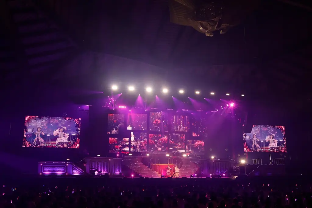 ＝LOVE　齋藤樹愛羅、野口衣織によるユニット曲 『Queens』 Music Video公開！ 画像 3