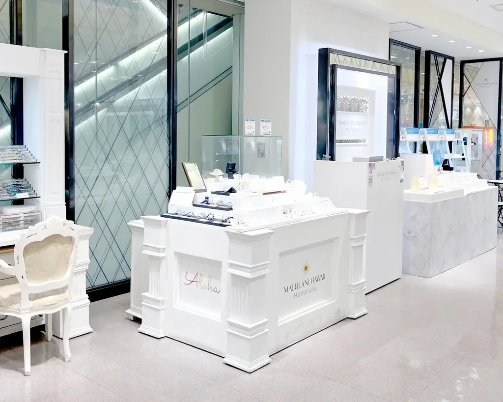 10月限定！「誕生石ノベルティチャームプレゼントキャンペーン」、ハワイ発パワーストーンブランド「マルラニハワイ」大阪ルクアイーレ店にて開催！ 画像 4