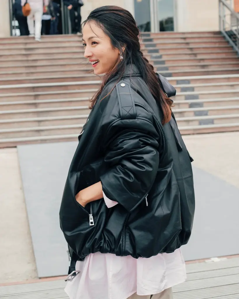 満島ひかり、パリでロエベSS26ショーに来場｜ベストカレンダー