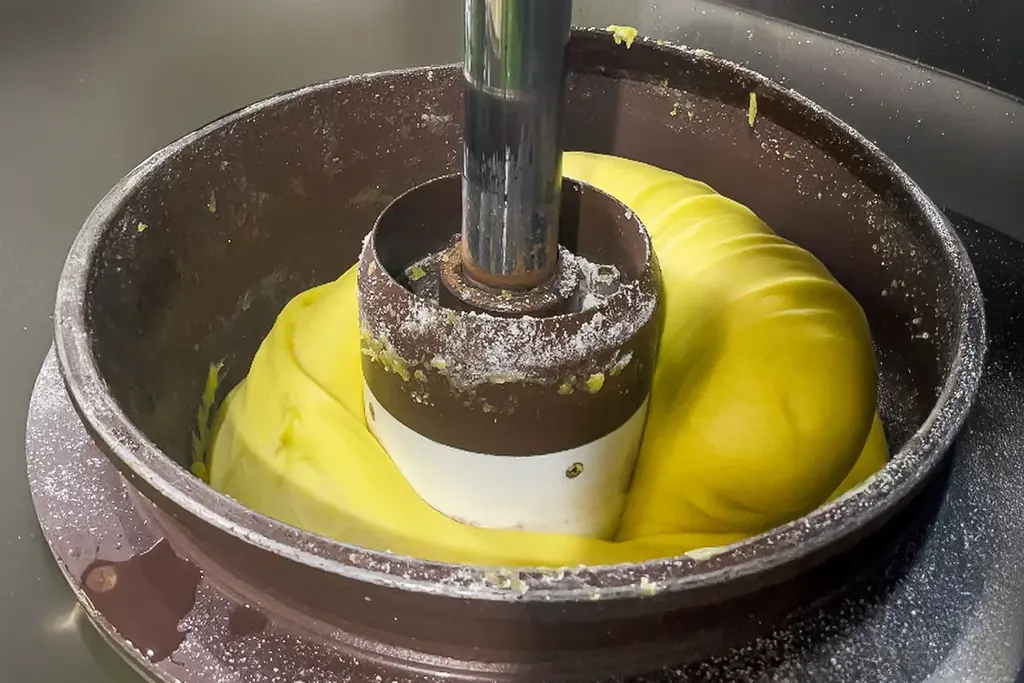 【十五夜・十三夜限定】一日4000本売れる大人気団子が“お月見うさぎ”に大変身！2日間限定『お月見だんご』今年も登場！ 画像 20