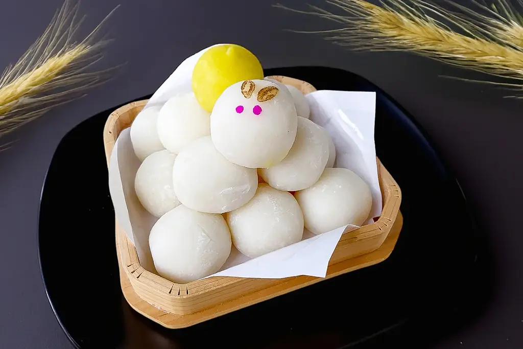 【十五夜・十三夜限定】一日4000本売れる大人気団子が“お月見うさぎ”に大変身！2日間限定『お月見だんご』今年も登場！ 画像 4