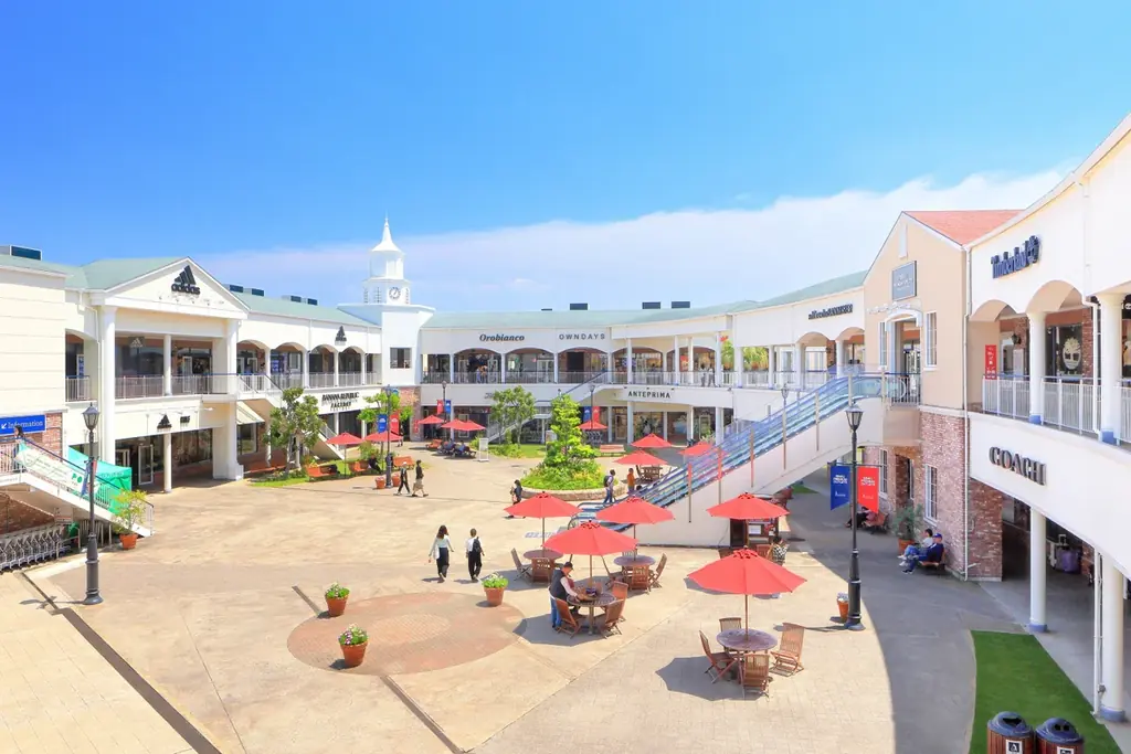 りんくうアウトレット ギネス世界記録™達成！開業25周年記念イベントで縁ある「最大のチャールストンダンスレッスン」成功 TAKAHIRO氏と296名の挑戦で「ダンスの街・大阪」から世界へ 画像 3