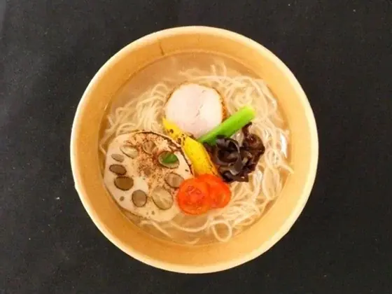 ラーメンの業務用ストレートスープの販売会社クックピット初コラボ！成城大学と共同開発したラーメン「秋の彩り冷やしラーメン」「秋のクリーミーラーメン」10月19日（日）成城大学校内にて販売！！ 画像 2