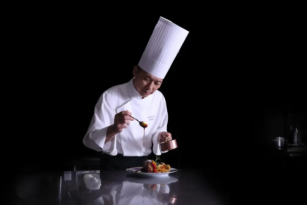 【都ホテル 四日市】クリスマスフェアを開催　期間限定のアフタヌーンティーやホテル最上階でのディナーなど　ホテルロビーではクリスマスムードを盛り上げるツリーがお出迎え 画像 7