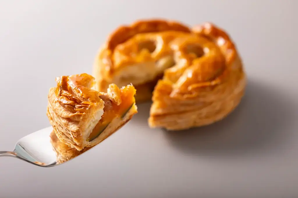 秋限定スイーツ「かぼちゃと紅玉りんごのパイ」を販売 画像 3