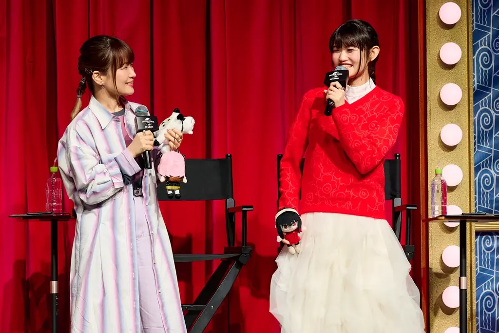 『ユニバーサル・クールジャパン ２０２５』ＴⅤアニメ「ＳＰＹ×ＦＡＭＩＬＹ」 の声優がパークに初登場アーニャ役：種﨑敦美氏、ヨル役：早見沙織氏が“超リアル”なスパイワールドのド真ん中で大はしゃぎ！ 画像 8