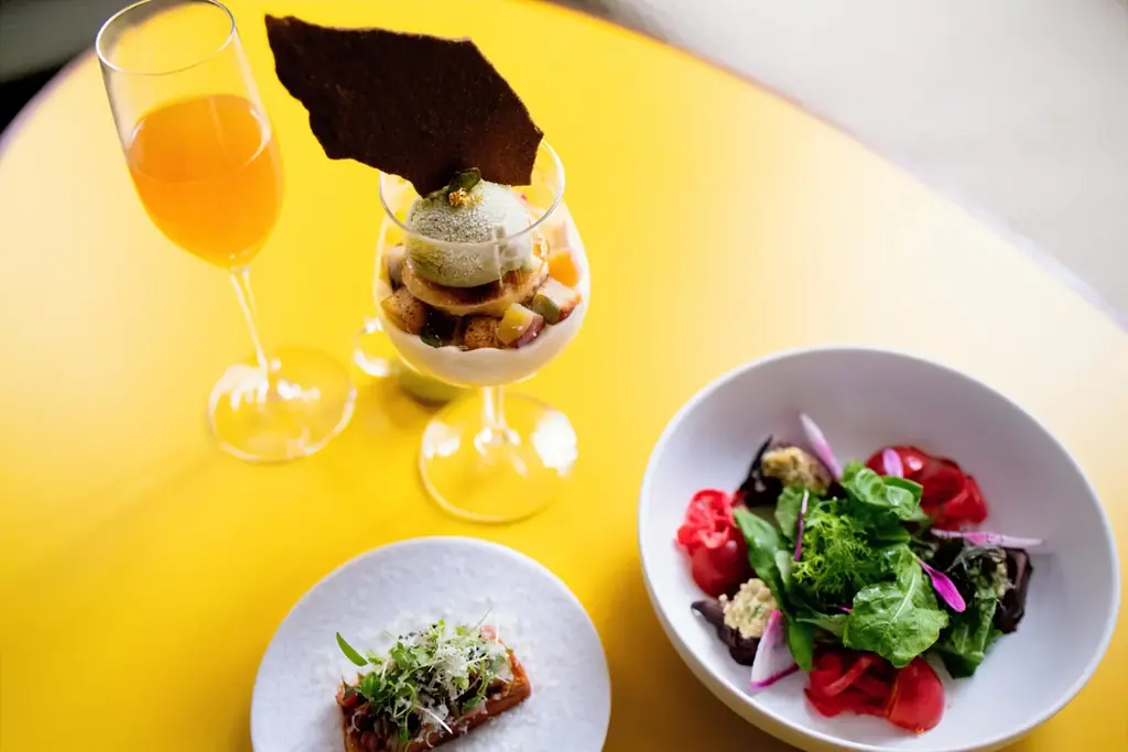 赤坂プリンスクラシックハウスで味わう、完全会員制パフェバー「Remake easy」の至高のひととき。百年のクラシックデザートを再構築した限定コースは、10/6(月)より先着順でご予約いただけます。 画像 3